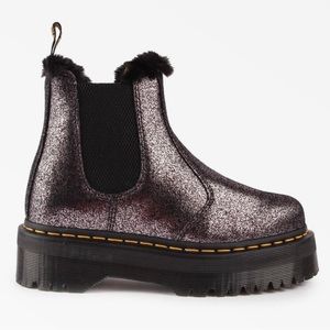 NWT DR. MARTENS 2976 DISTRESSED METALLIC BOOTS